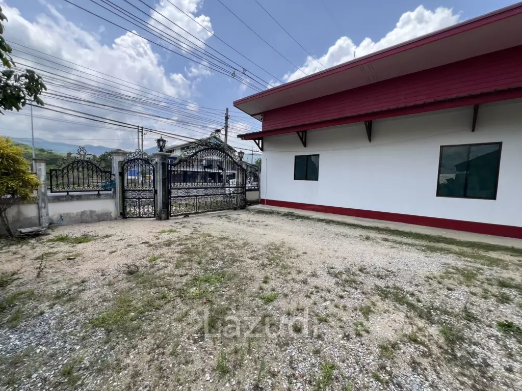 2 Storey House with 6 bedrooms next to main road at Tha Sut