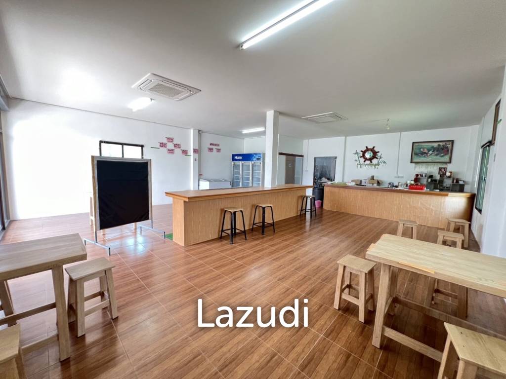 2 Storey House with 6 bedrooms next to main road at Tha Sut