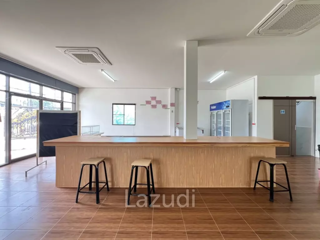 2 Storey House with 6 bedrooms next to main road at Tha Sut