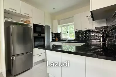 EMERALD GREEN 3 BED WITH SPACIOUS GARDEN