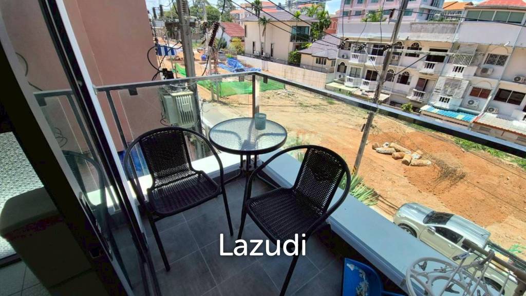 Modern 1-Bedroom Condo for Rent at Siam Oriental Star
