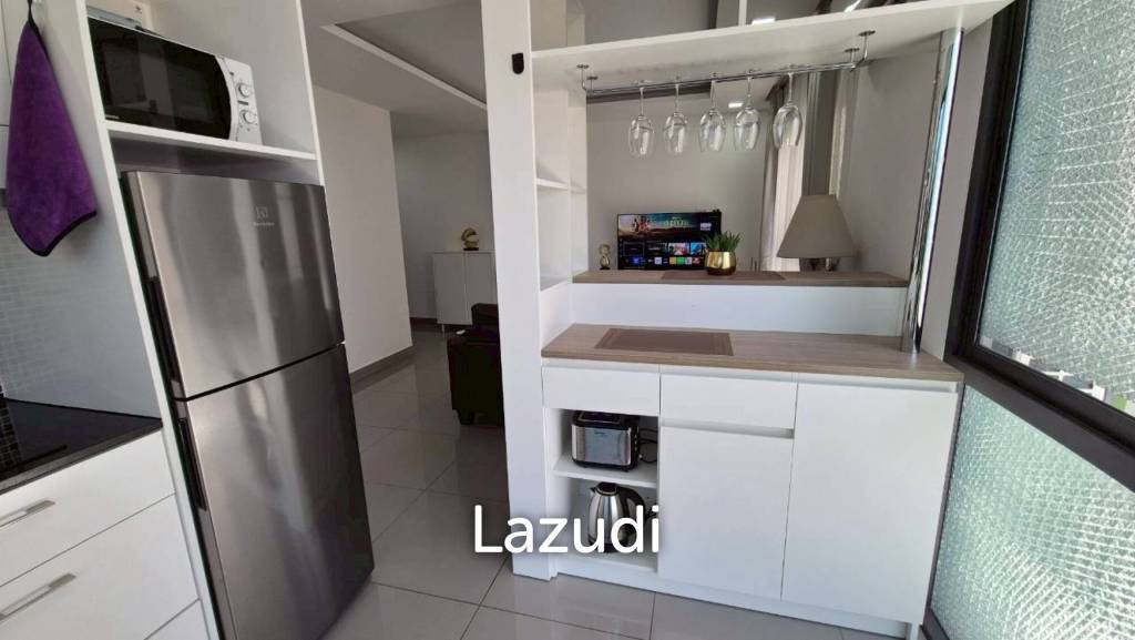 Modern 1-Bedroom Condo for Rent at Siam Oriental Star