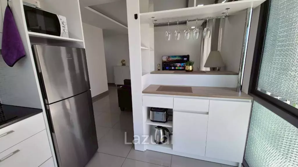 Modern 1-Bedroom Condo for Rent at Siam Oriental Star