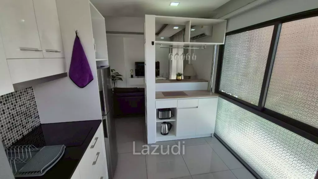 Modern 1-Bedroom Condo for Rent at Siam Oriental Star