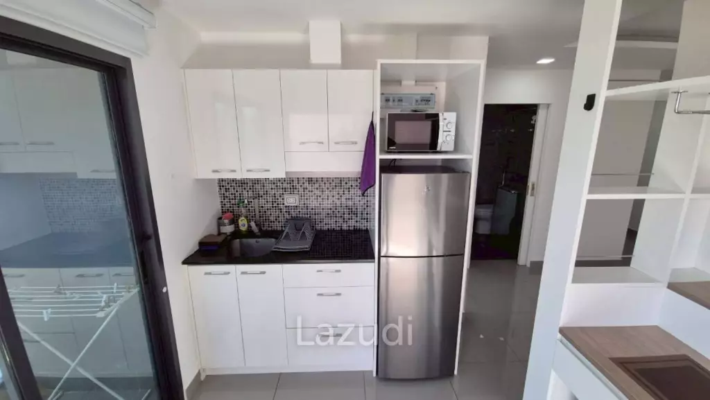 Modern 1-Bedroom Condo for Rent at Siam Oriental Star