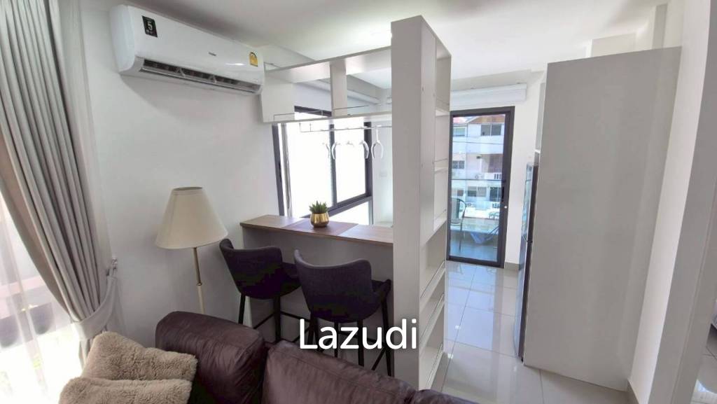 Modern 1-Bedroom Condo for Rent at Siam Oriental Star