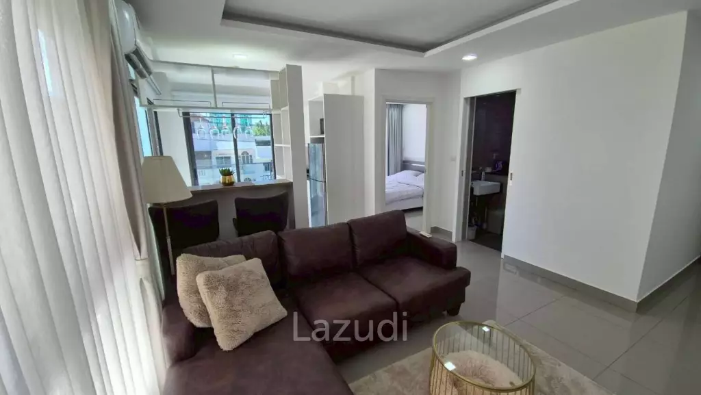 Modern 1-Bedroom Condo for Rent at Siam Oriental Star