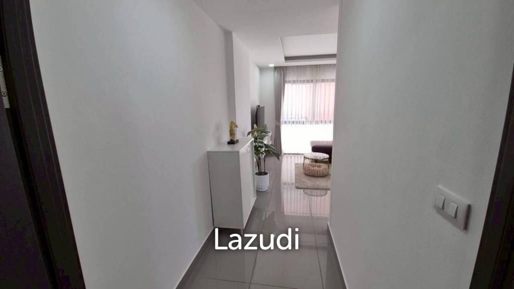 Modern 1-Bedroom Condo for Rent at Siam Oriental Star
