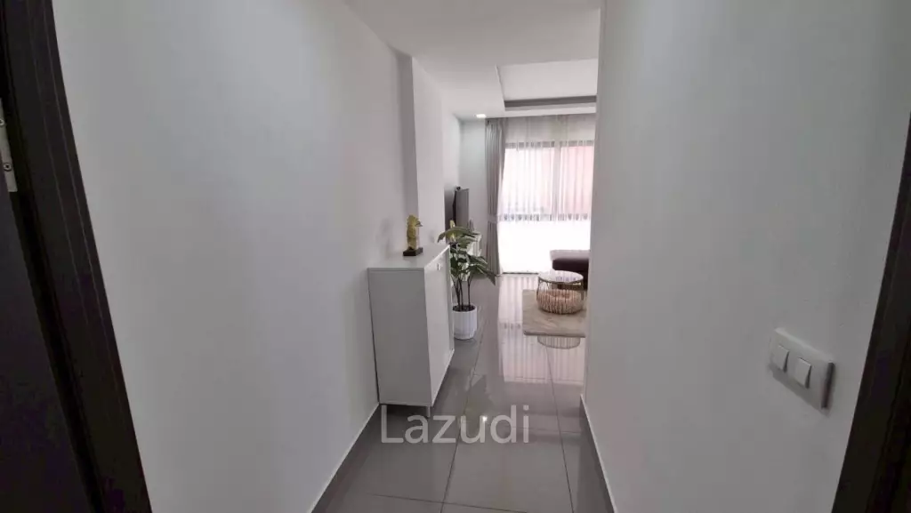 Modern 1-Bedroom Condo for Rent at Siam Oriental Star