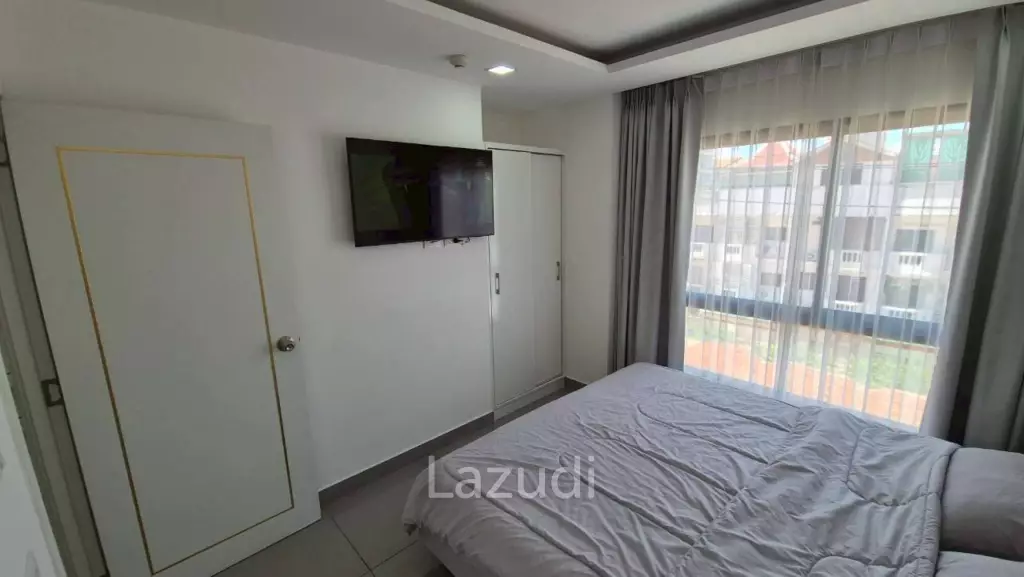 Modern 1-Bedroom Condo for Rent at Siam Oriental Star