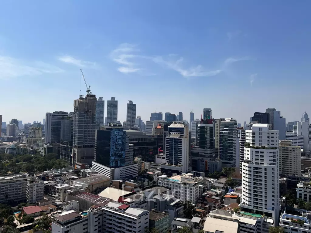 60 sqm high floor condo at NOBLE STATE 39 in Khlong Tan Nuea Bangkok
