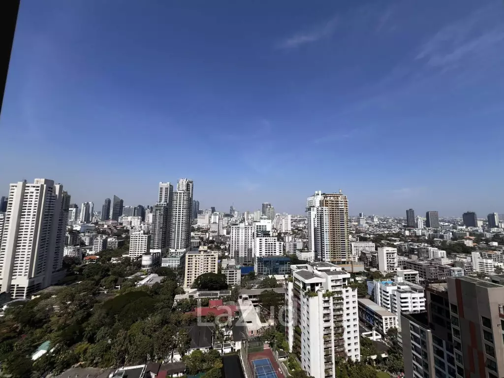 60 sqm high floor condo at NOBLE STATE 39 in Khlong Tan Nuea Bangkok