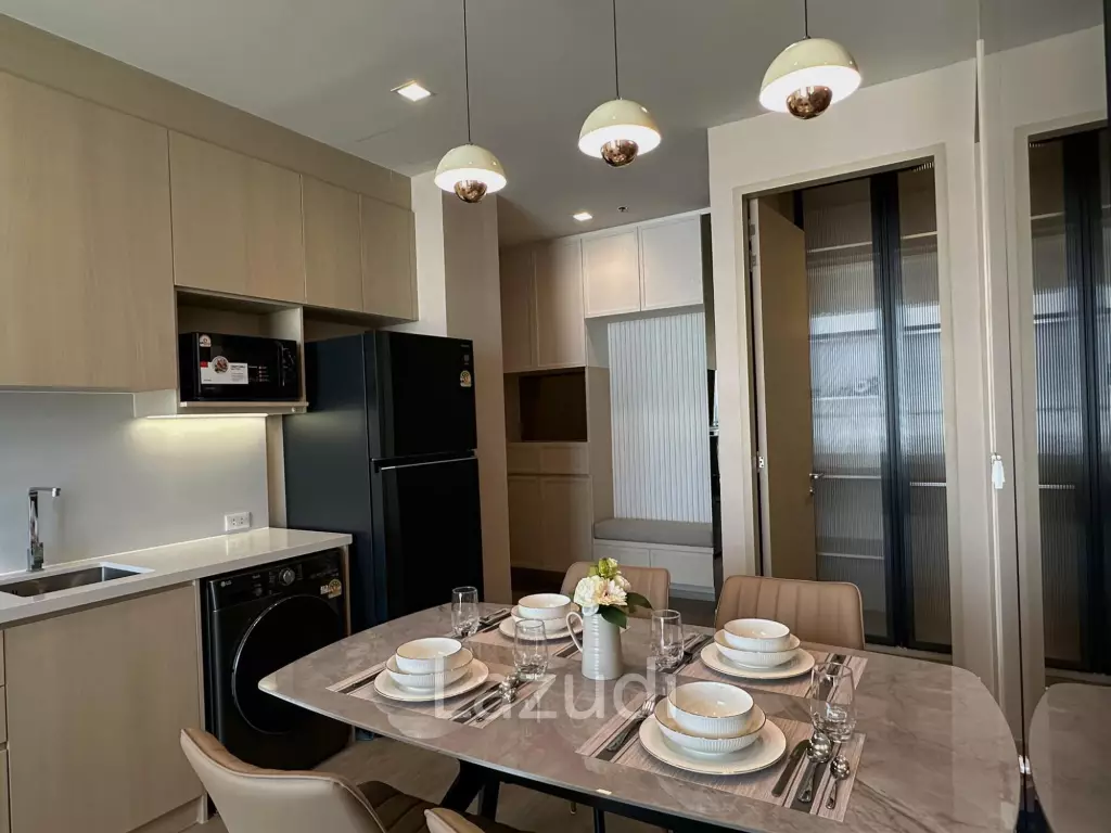 60 sqm high floor condo at NOBLE STATE 39 in Khlong Tan Nuea Bangkok