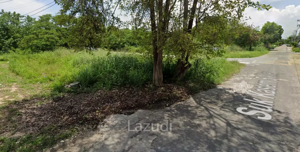 675.2 SQ.M. Land For Rent Nice Location behind Lanna Hospital.