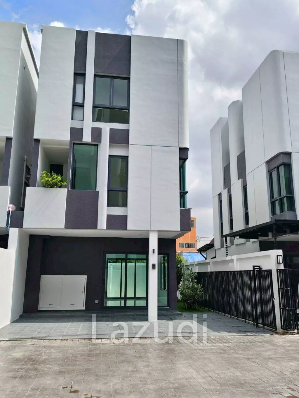 4 Bed Detached House Kingson Sukhumvit 101/1