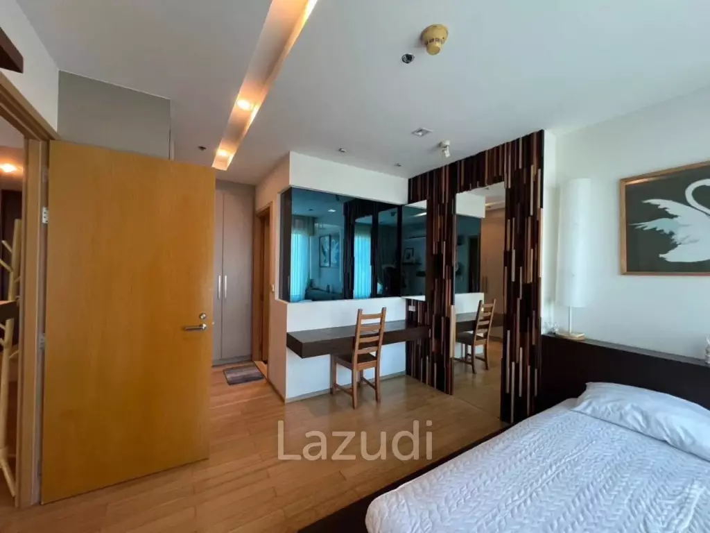 52 sqm high-floor 1 bedroom condo at Siri at Sukhumvit Phra Khanong Bangkok