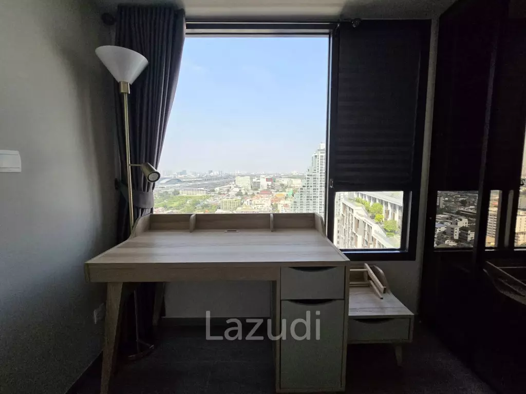 44 sqm loft-style 1 bedroom condo on high floor in Phaya Thai Bangkok