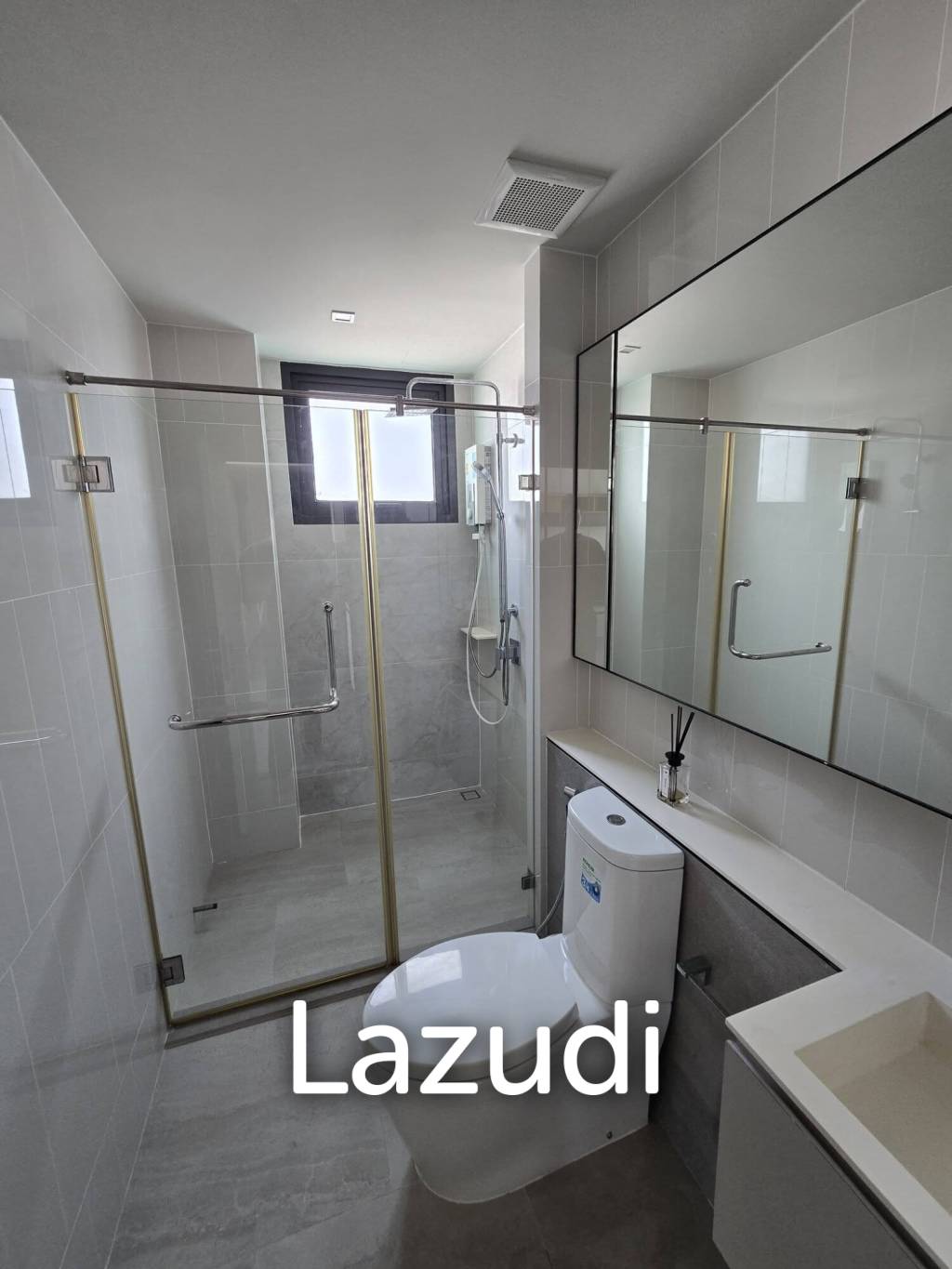 44 sqm loft-style 1 bedroom condo on high floor in Phaya Thai Bangkok