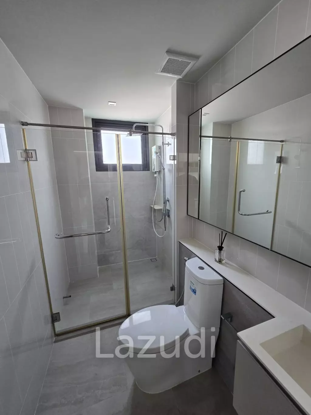 44 sqm loft-style 1 bedroom condo on high floor in Phaya Thai Bangkok