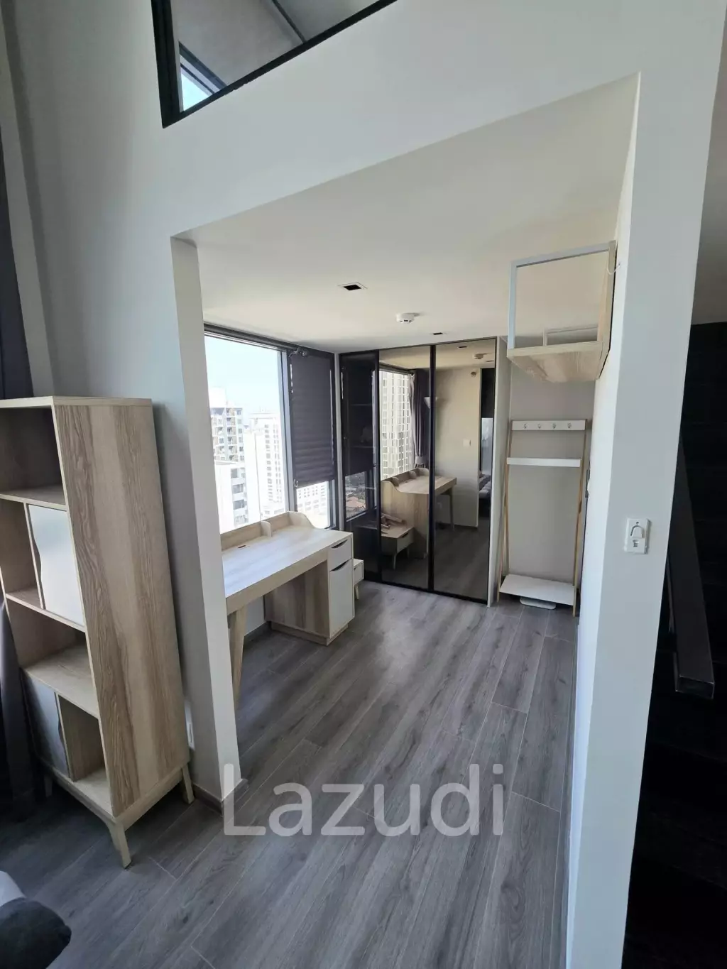 44 sqm loft-style 1 bedroom condo on high floor in Phaya Thai Bangkok