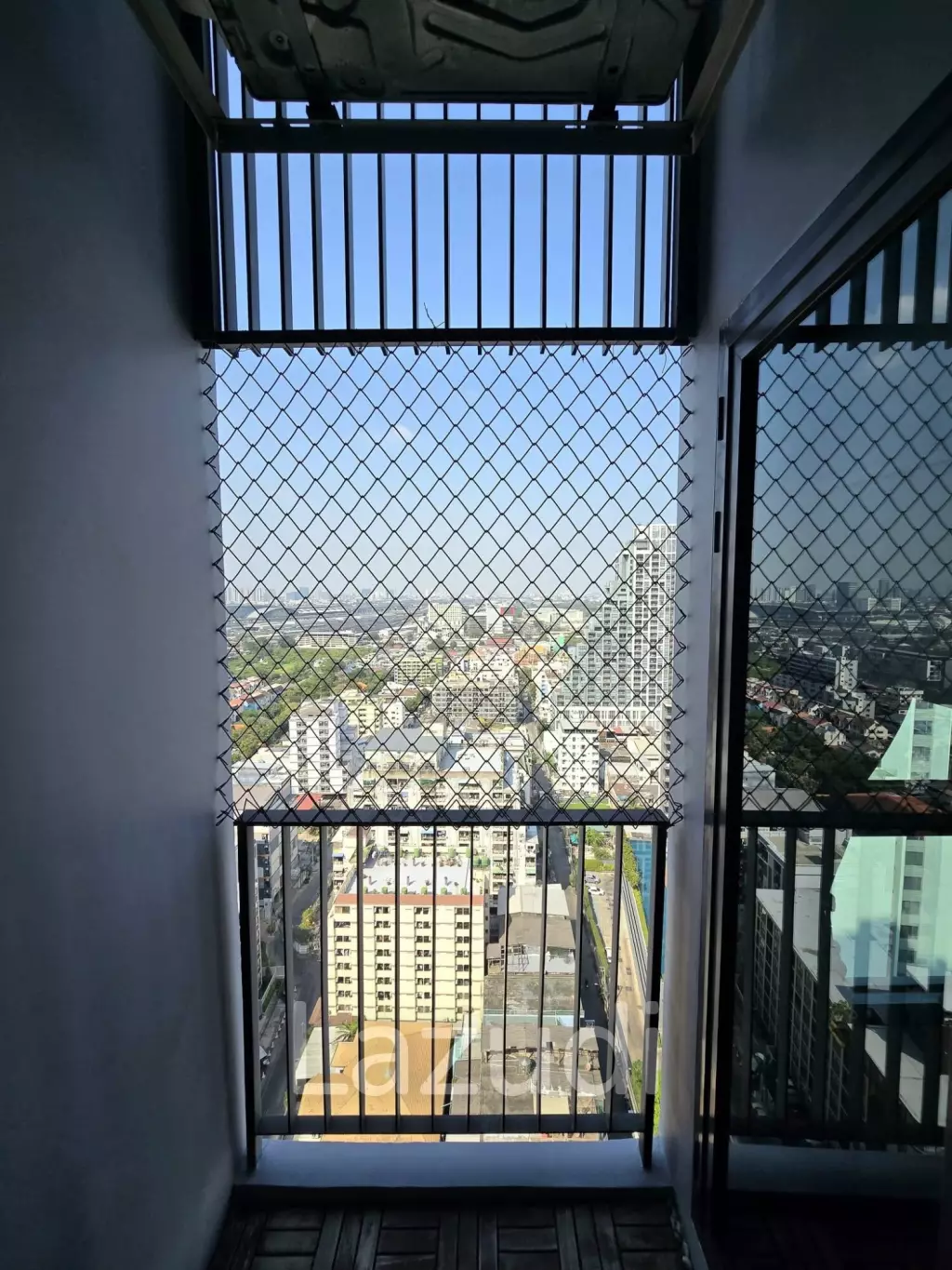 44 sqm loft-style 1 bedroom condo on high floor in Phaya Thai Bangkok