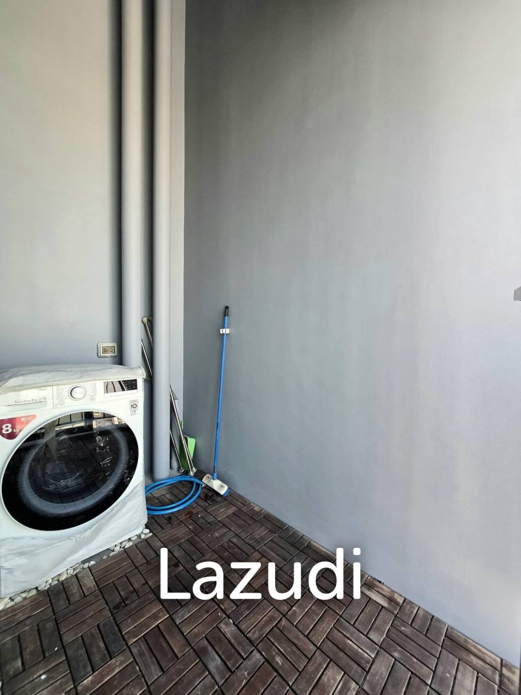 44 sqm loft-style 1 bedroom condo on high floor in Phaya Thai Bangkok