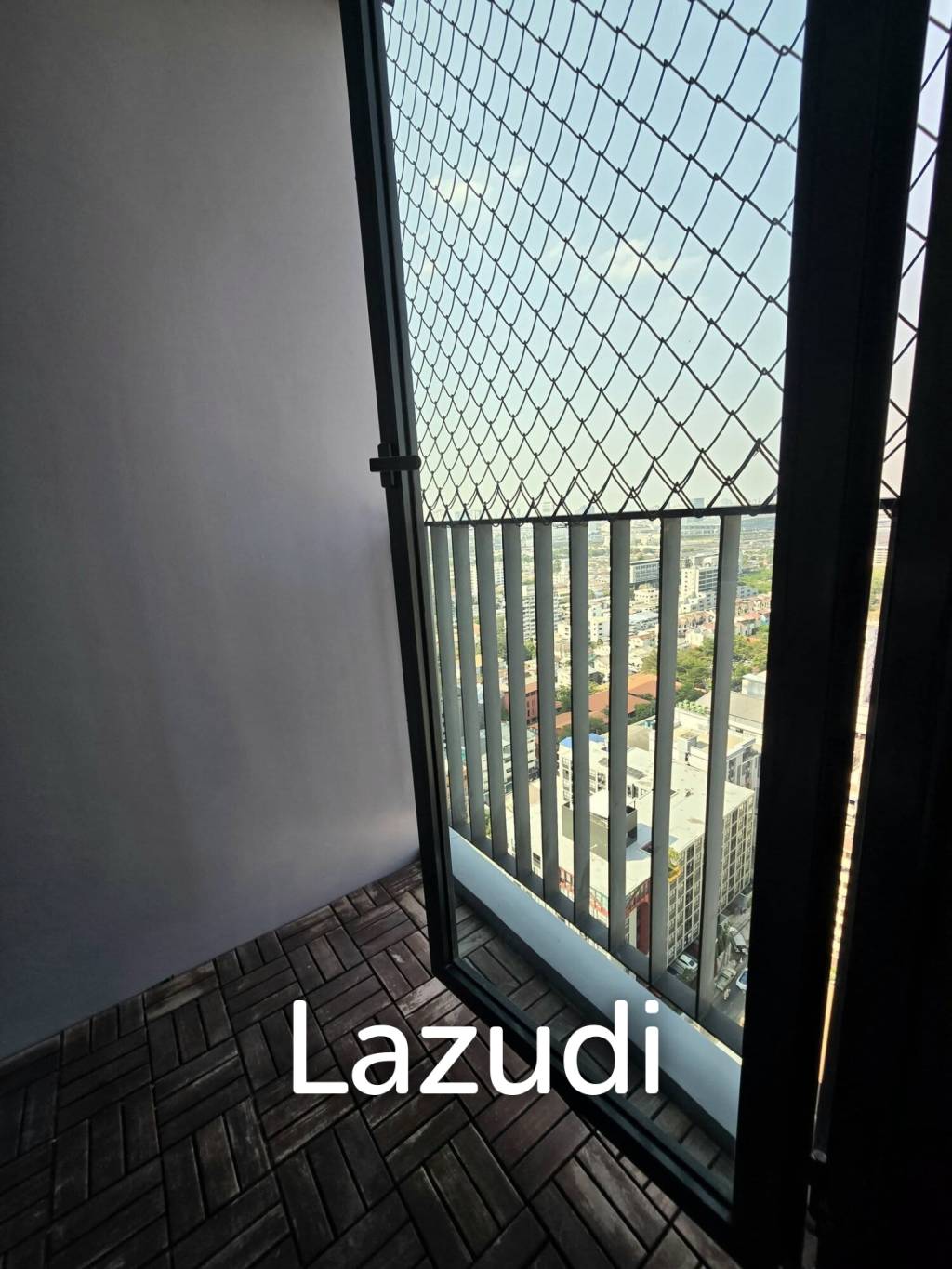 44 sqm loft-style 1 bedroom condo on high floor in Phaya Thai Bangkok