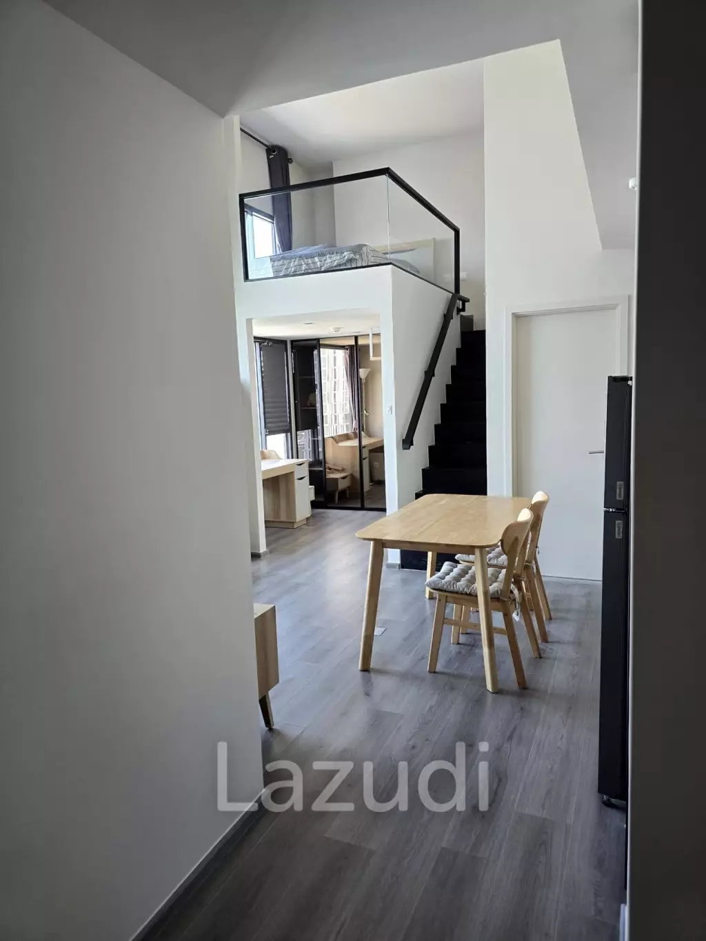 44 sqm loft-style 1 bedroom condo on high floor in Phaya Thai Bangkok