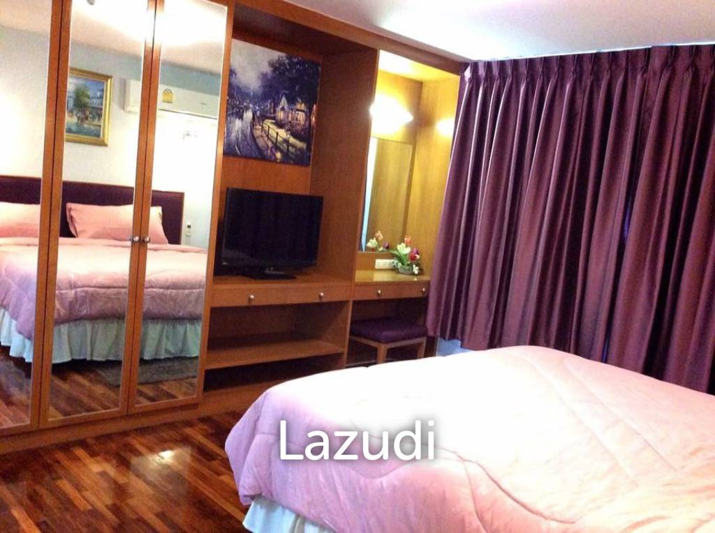 70 sqm 2 Bedroom Condo on 6th Floor in Khlong Tan Nuea Bangkok
