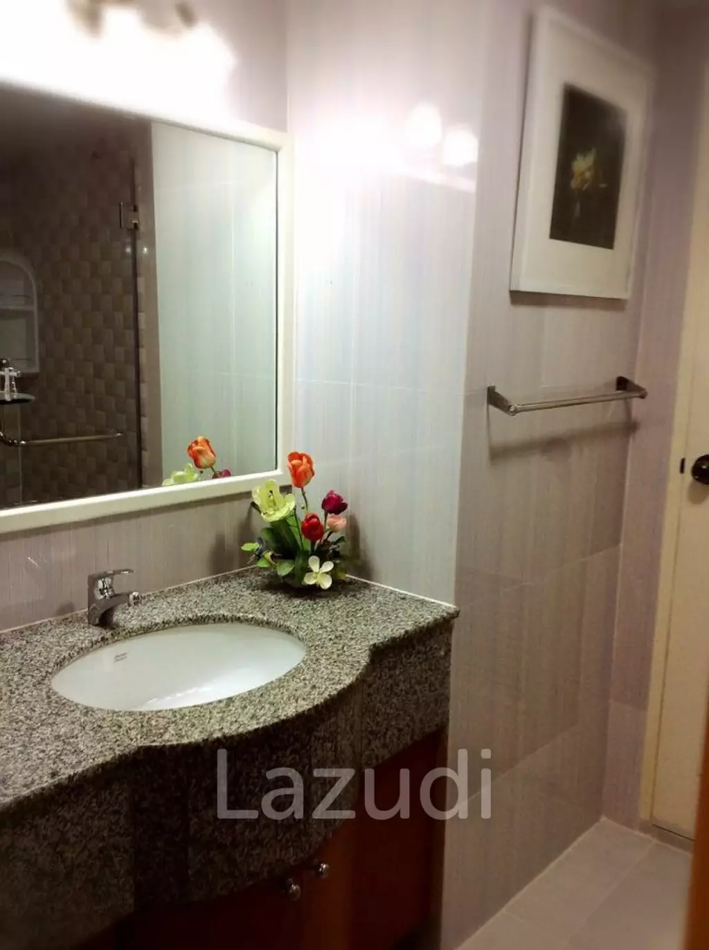 70 sqm 2 Bedroom Condo on 6th Floor in Khlong Tan Nuea Bangkok