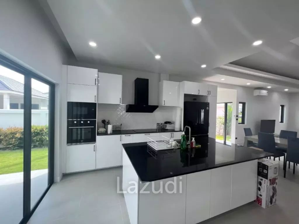 MODA HARMONY : New Modern 3 Bed 4 Bath Pool Villa with Solar