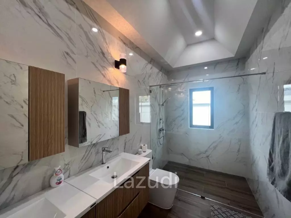 MODA HARMONY : New Modern 3 Bed 4 Bath Pool Villa with Solar