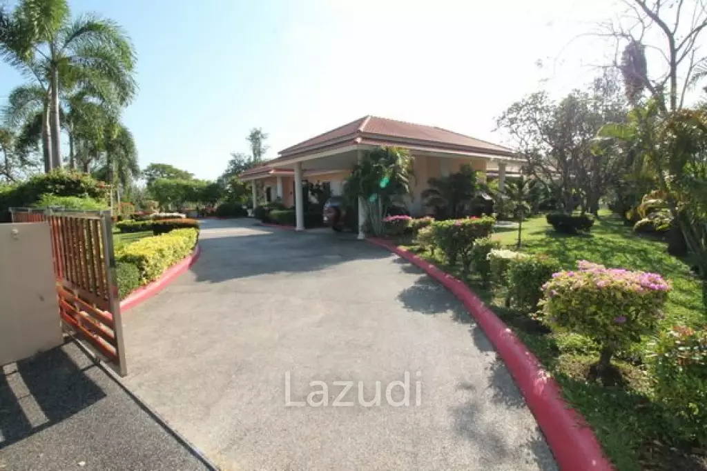 PALM HILLS HOMES : Luxury 3 bed Pool Villa On Golf Course