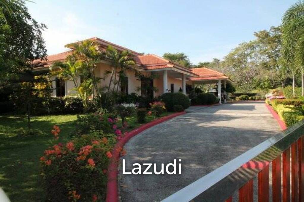 PALM HILLS HOMES : Luxury 3 bed Pool Villa On Golf Course