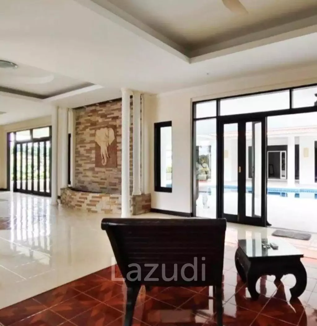 PALM HILLS HOMES : Luxury 3 bed Pool Villa On Golf Course