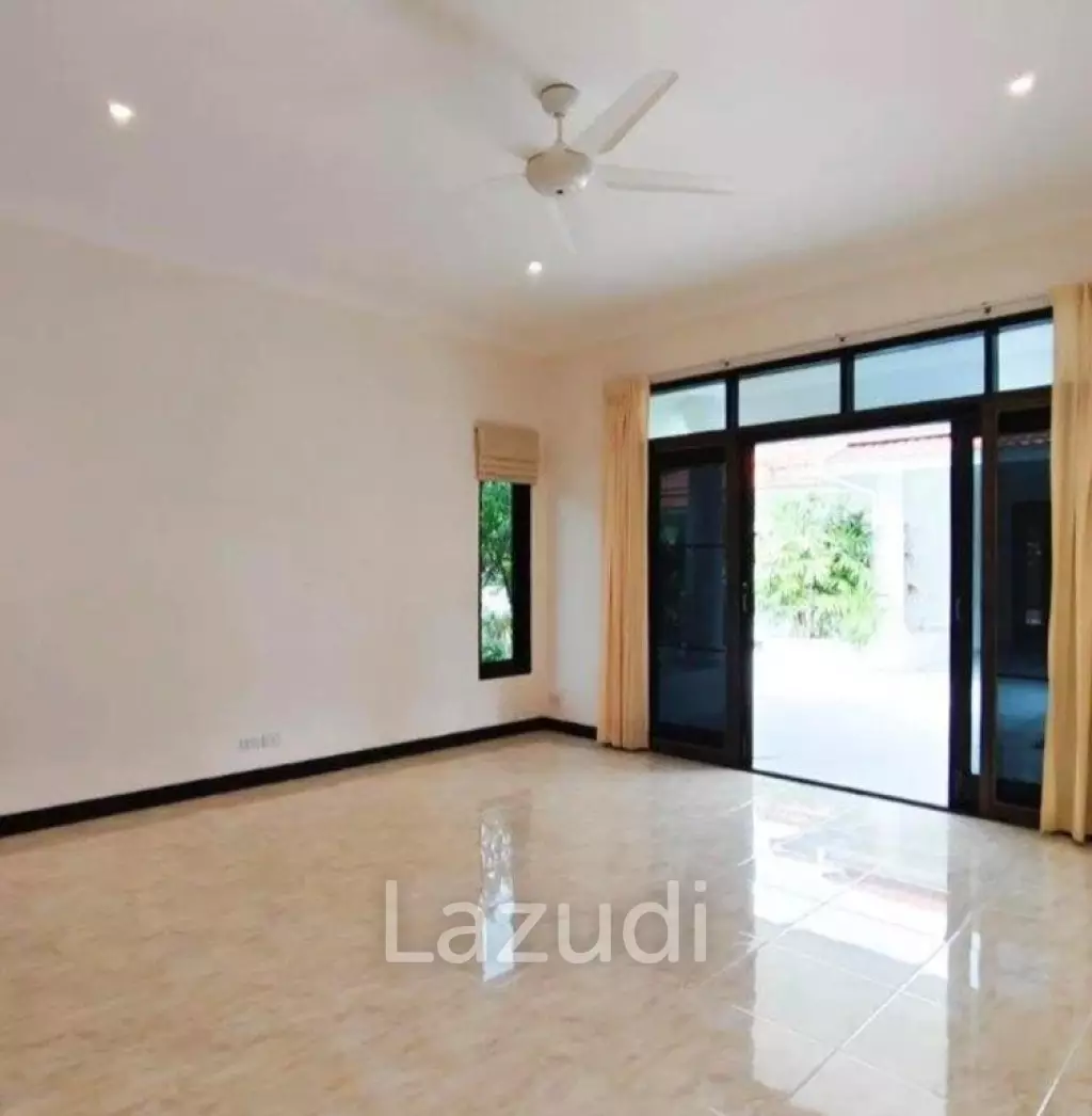 PALM HILLS HOMES : Luxury 3 bed Pool Villa On Golf Course