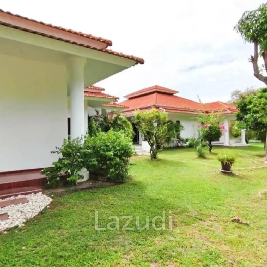PALM HILLS HOMES : Luxury 3 bed Pool Villa On Golf Course