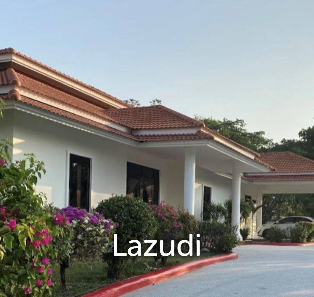 PALM HILLS HOMES : Luxury 3 bed Pool Villa On Golf Course