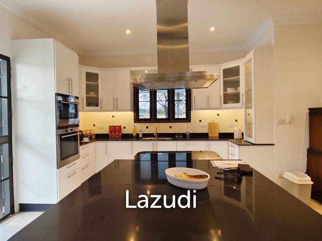 PALM HILLS HOMES : Luxury 3 bed Pool Villa On Golf Course