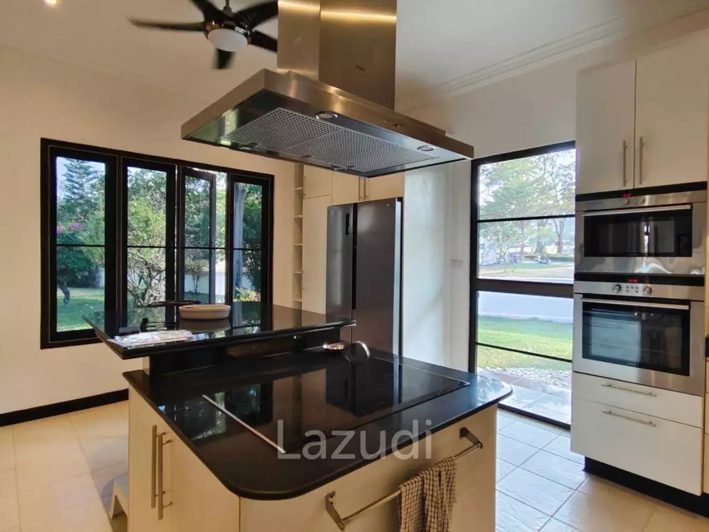 PALM HILLS HOMES : Luxury 3 bed Pool Villa On Golf Course
