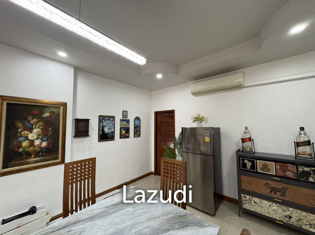 Grand 6-Bedroom Private Pool Villa for Rent in Jomtien