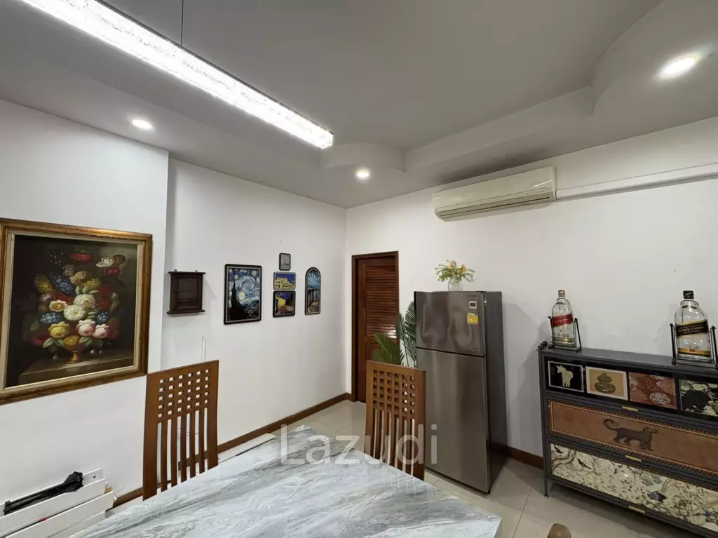 Grand 6-Bedroom Private Pool Villa for Rent in Jomtien