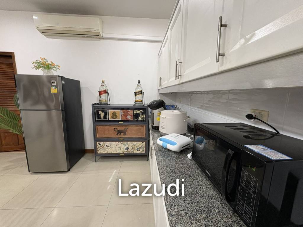 Grand 6-Bedroom Private Pool Villa for Rent in Jomtien