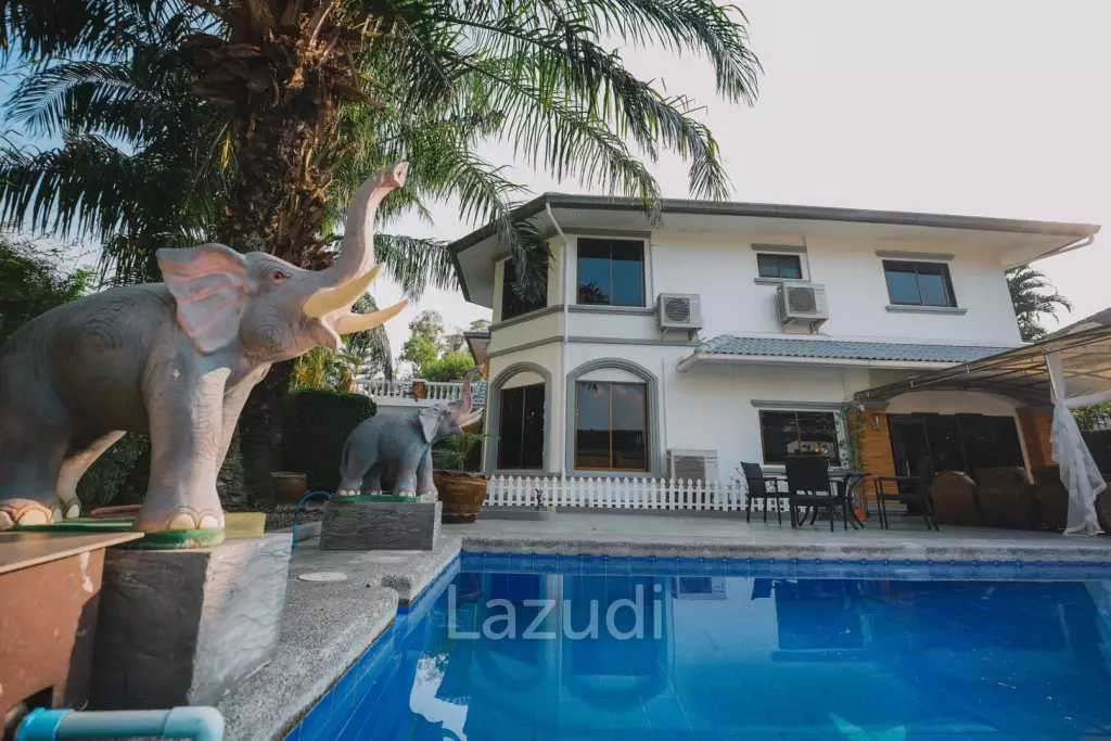 Grand 6-Bedroom Private Pool Villa for Rent in Jomtien