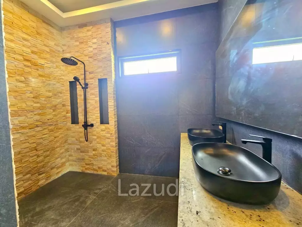Modern 210 sqm Pool Villa on 640 sqm Land in Hin Lek Fai Hua Hin