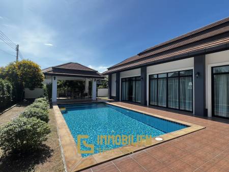 À louer / piscine privée / surface habitable de 240 m²