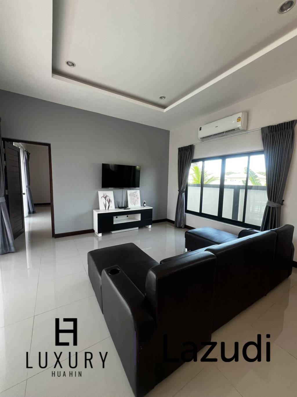À louer / piscine privée / surface habitable de 240 m²