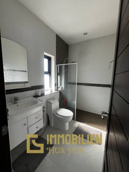 À louer / piscine privée / surface habitable de 240 m²