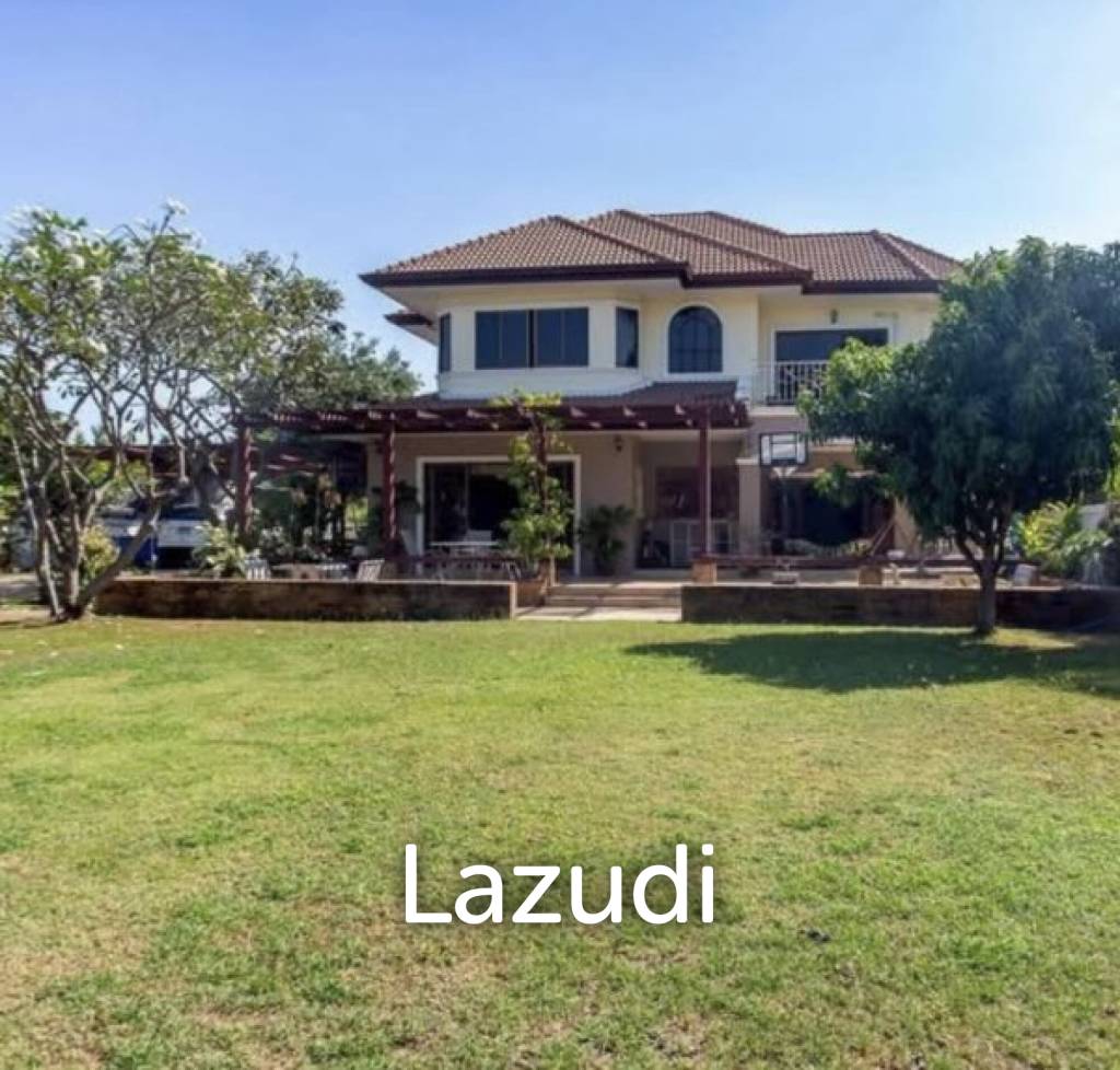 Spacious 300 sqm Detached Home on 1628 sqm Land in Nong Kae Hua Hin
