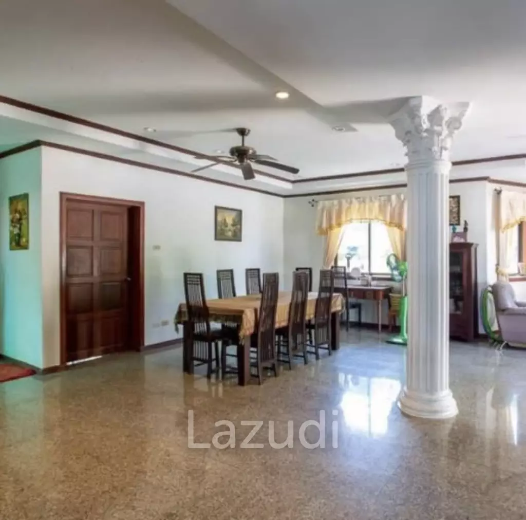 Spacious 300 sqm Detached Home on 1628 sqm Land in Nong Kae Hua Hin